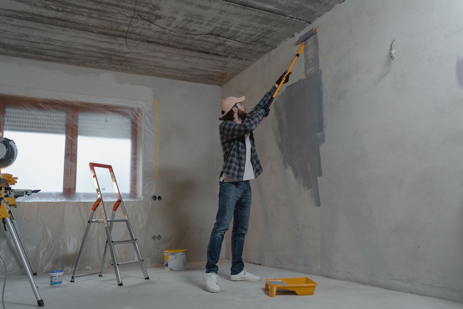 Budapest apartment prepared for painting, wall touch-ups and maintenance